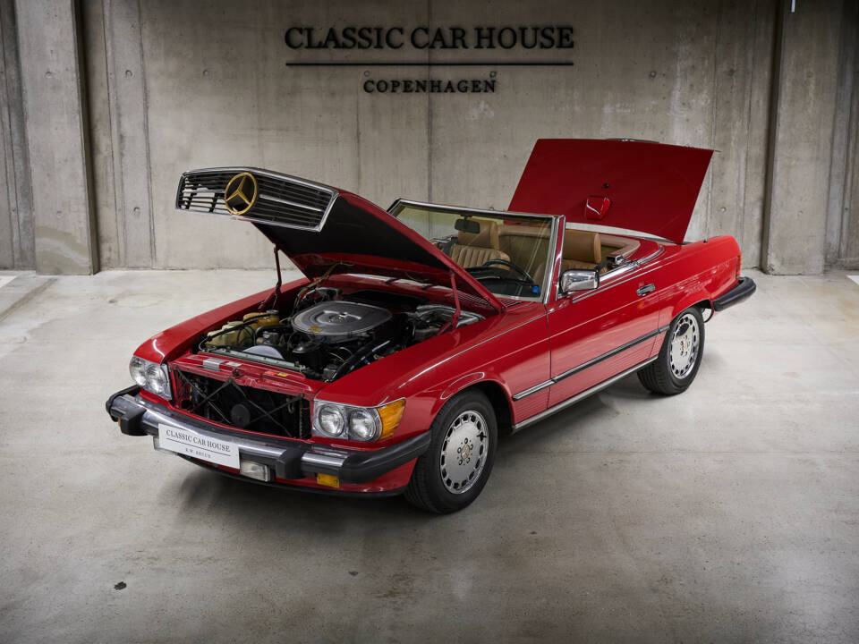 Image 84/89 of Mercedes-Benz 560 SL (1986)