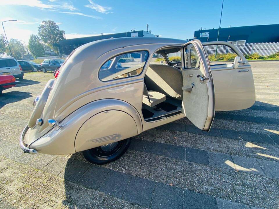 Image 40/50 of Peugeot 402 B (1938)