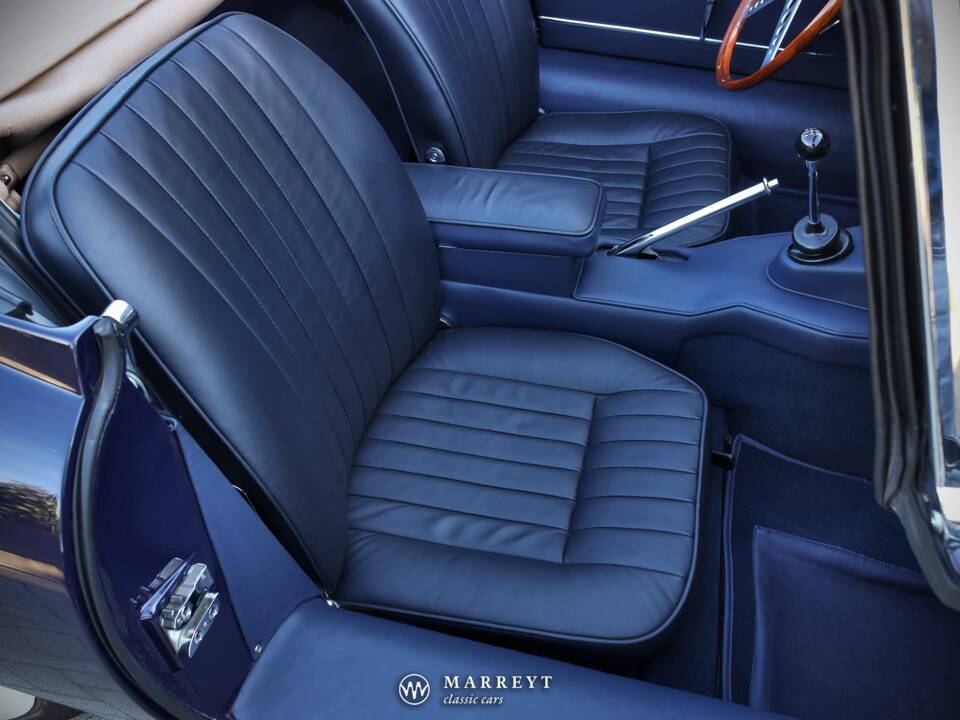 Image 53/80 de Jaguar Type E 4.2 (1966)