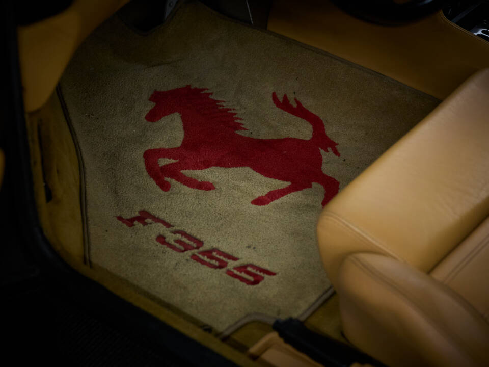 Image 69/99 of Ferrari F 355 Berlinetta (1997)