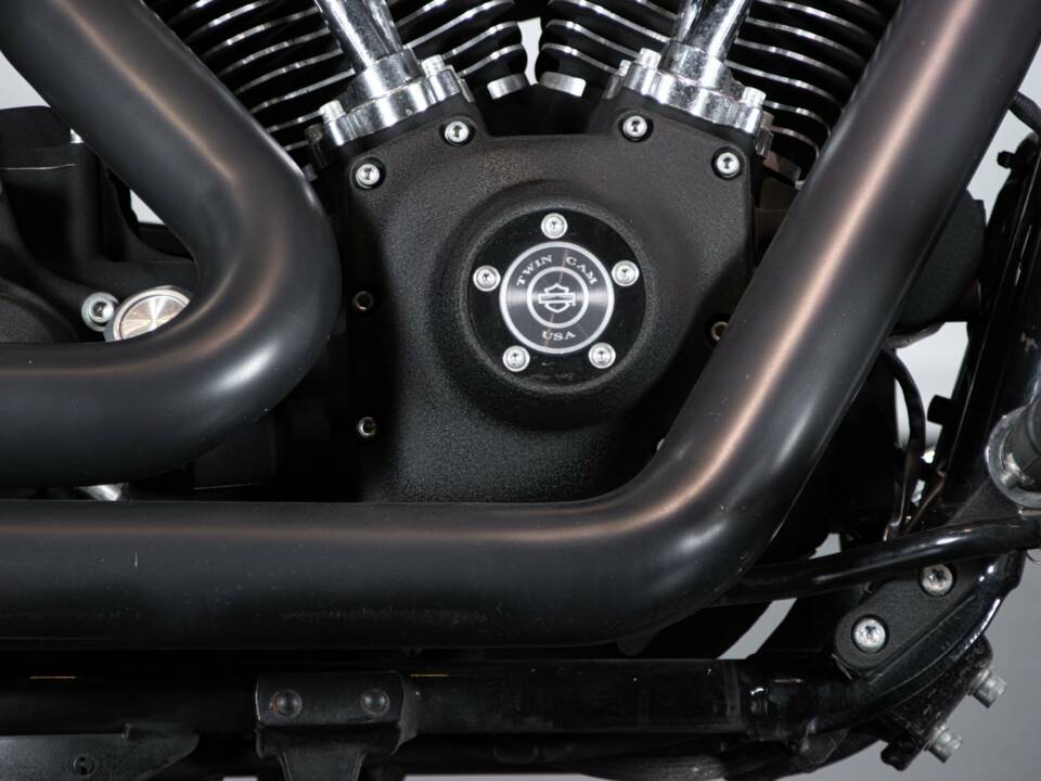 Bild 32/50 von Harley-Davidson DUMMY (2010)