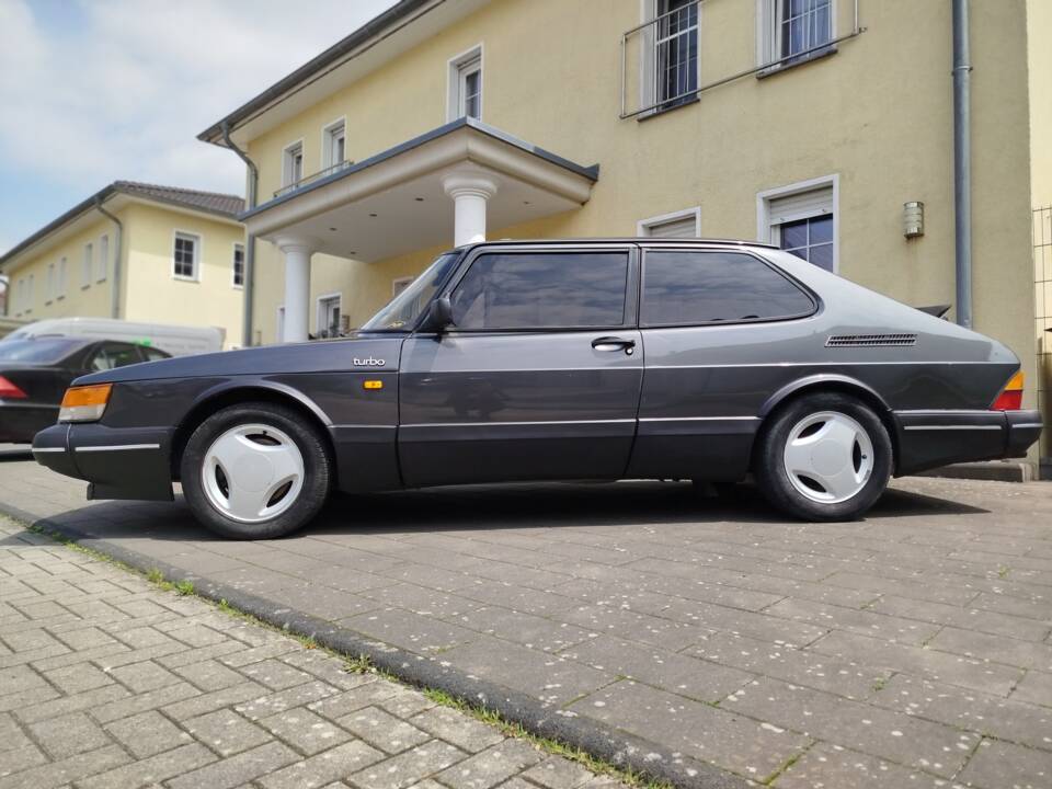 Image 7/51 of Saab 900 Turbo (1991)