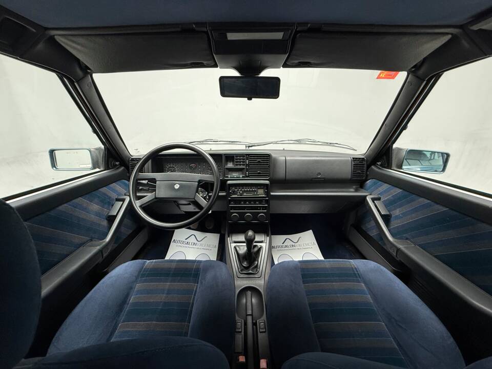Image 15/30 of Lancia Delta 1.5 LX (1991)
