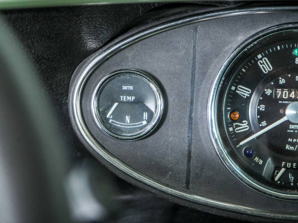 Image 19/50 of Austin Mini 1000 (1983)