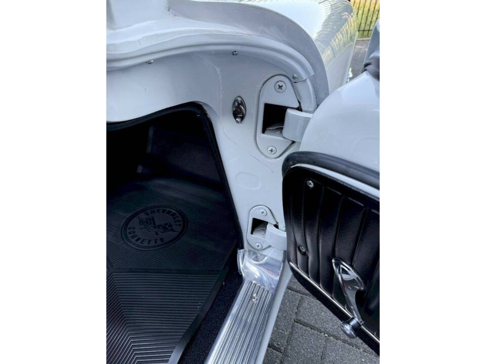 Immagine 20/35 di Chevrolet Corvette (1962)