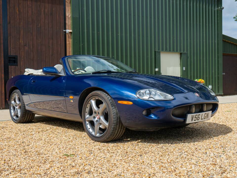 Image 1/50 of Jaguar XKR (2000)