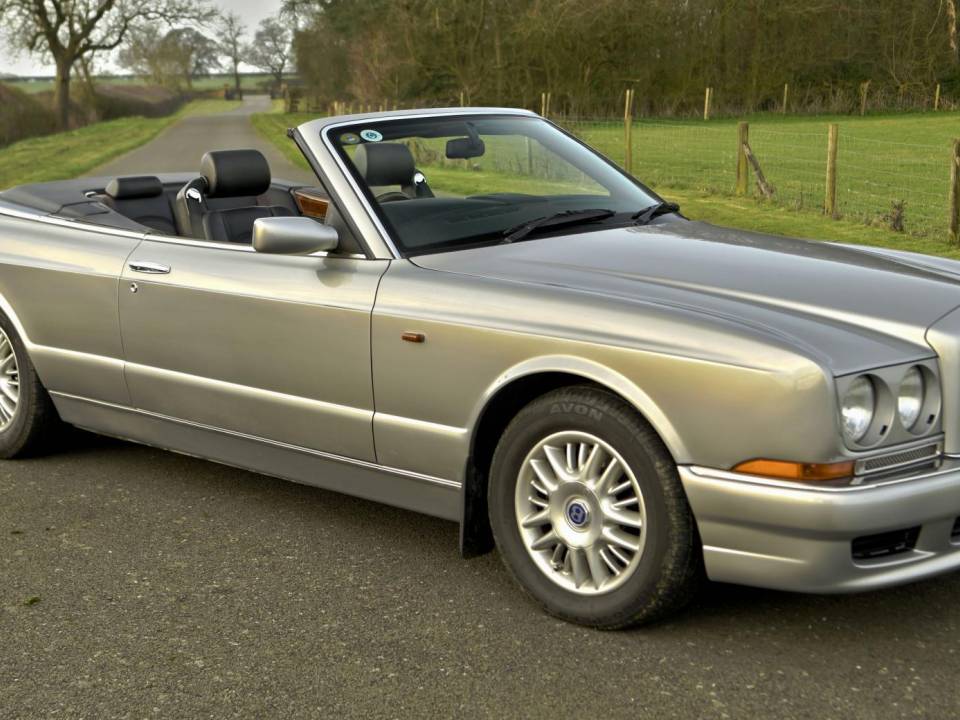 Image 5/50 of Bentley Azure (1999)