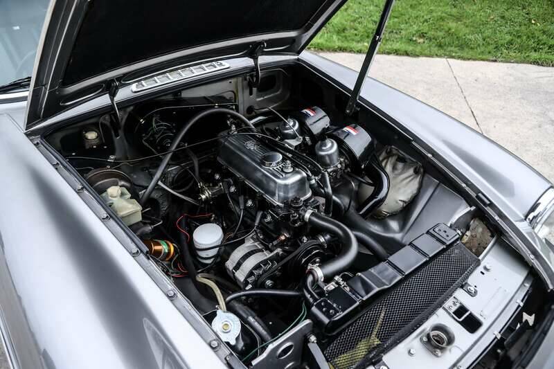 Image 14/26 of MG MGB GT V8 SEC (1981)