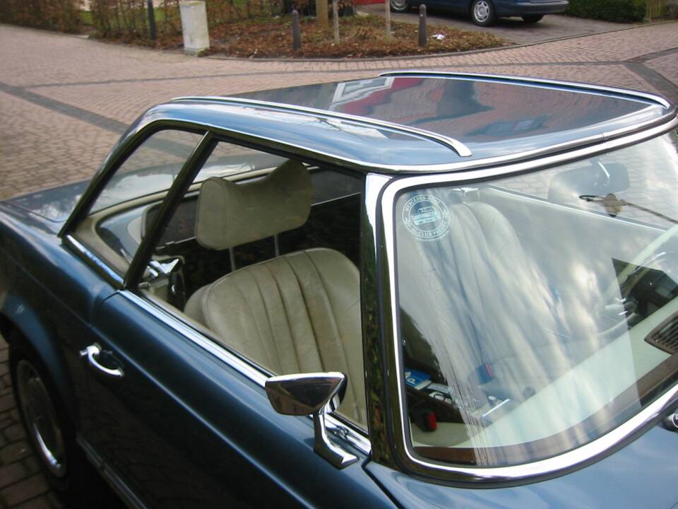 Image 2/38 de Mercedes-Benz 280 SL (1970)