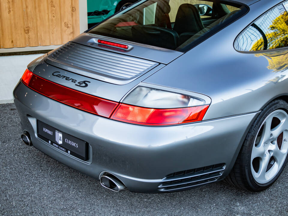 Afbeelding 26/50 van Porsche 911 Carrera 4S (2004)