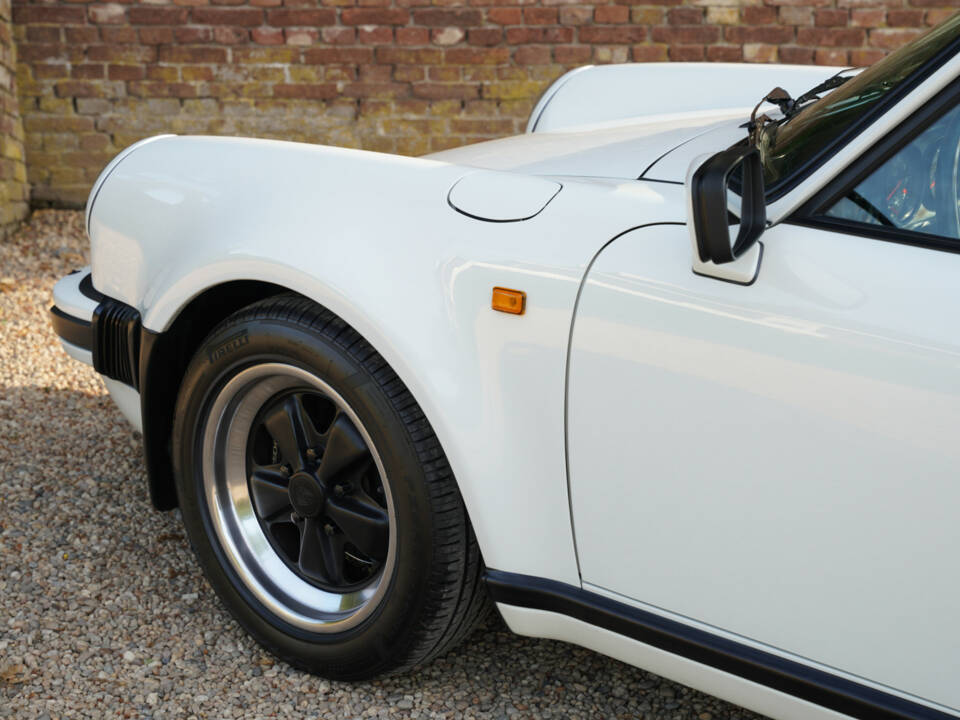 Image 42/50 of Porsche 911 Turbo 3.3 (1986)