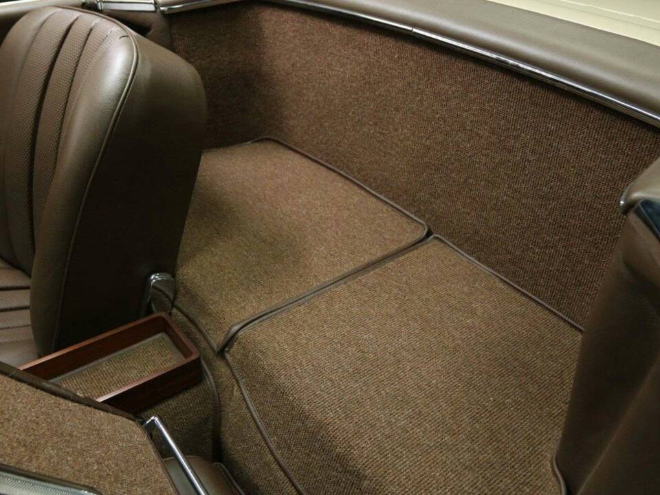 Image 25/50 of Mercedes-Benz 230 SL (1967)