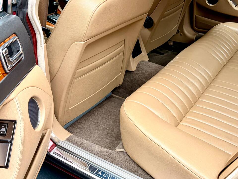 Afbeelding 13/17 van Jaguar XJ 6 4.0 (1990)
