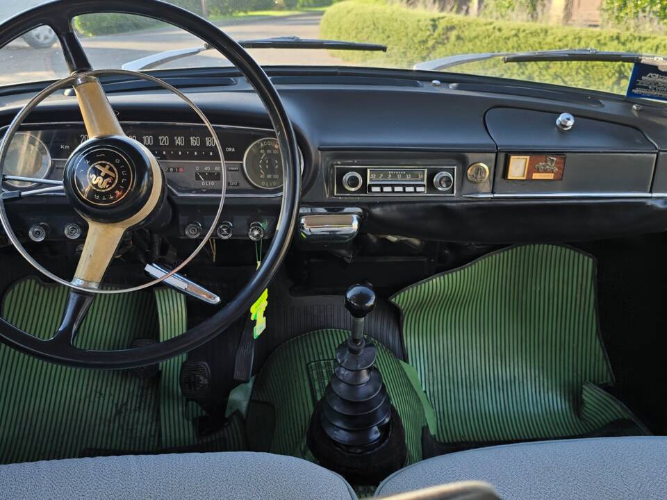 Image 24/56 of Alfa Romeo Giulietta TI (1964)
