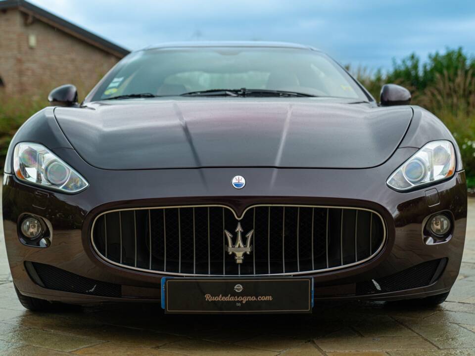 Image 11/50 of Maserati GranTurismo 4.2 (2009)