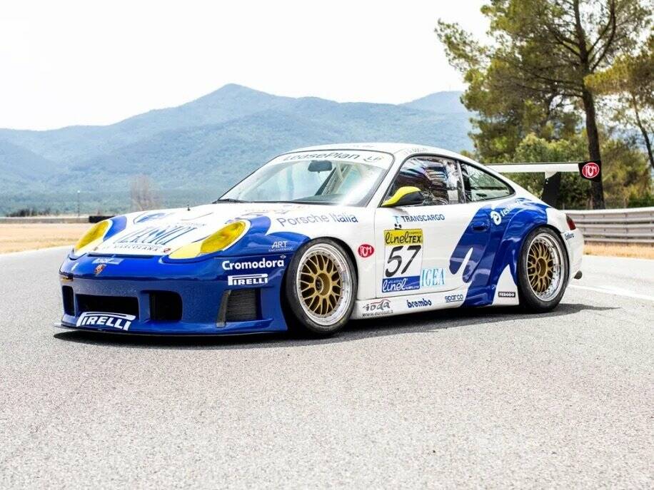 Immagine 4/18 di Porsche 911 GT3 R (2000)