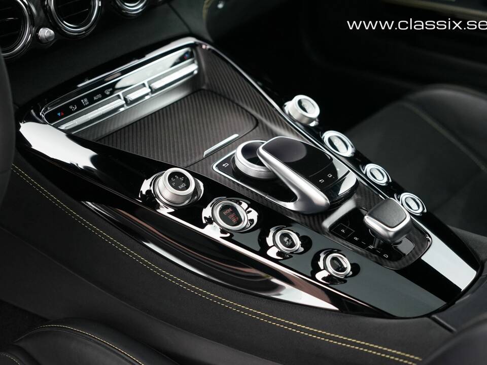 Image 8/23 of Mercedes-AMG GT-S (2015)
