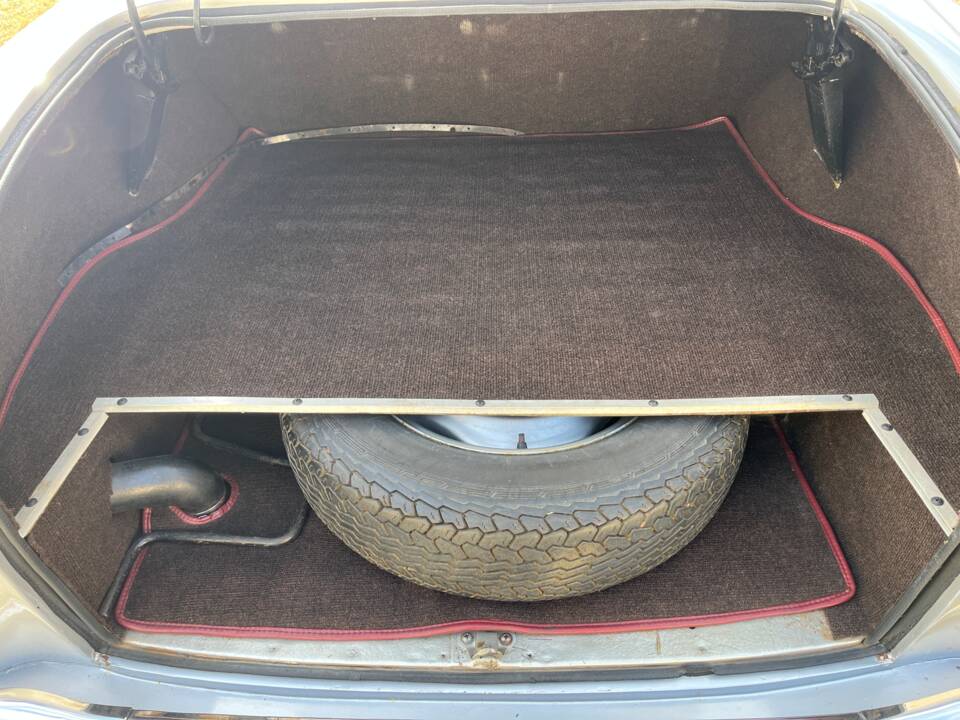 Immagine 33/87 di Peugeot 403 Cabriolet (1958)