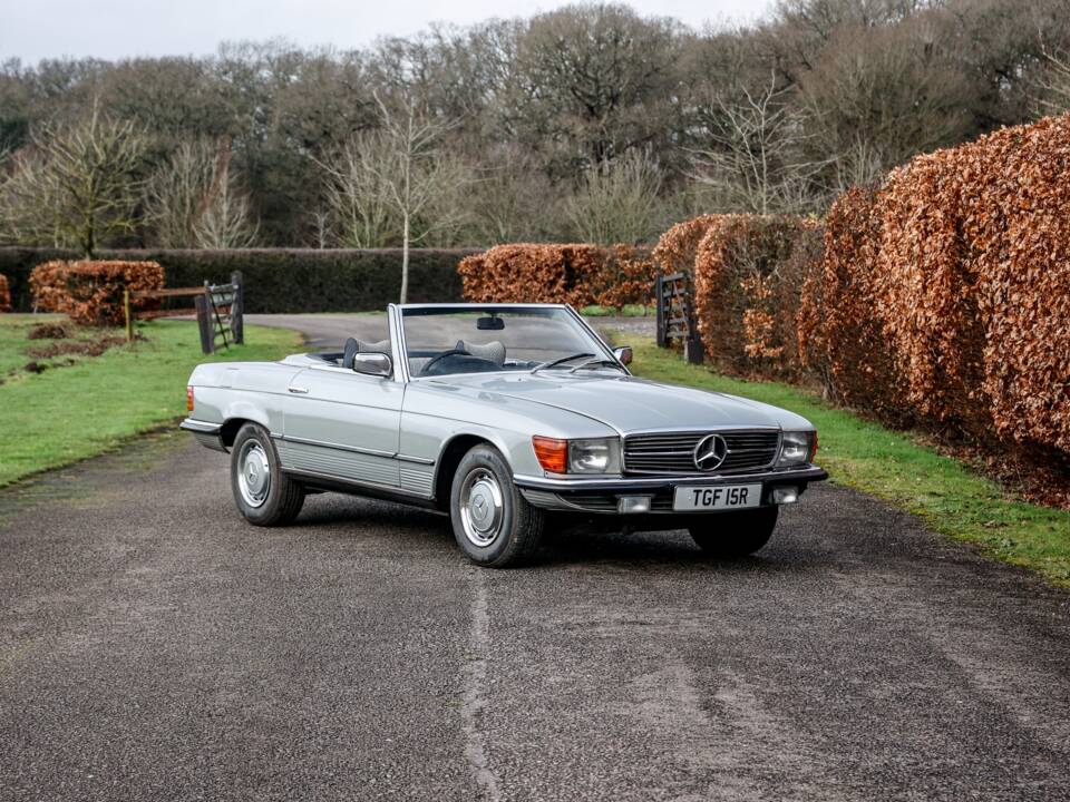 Image 19/40 of Mercedes-Benz 450 SL (1977)