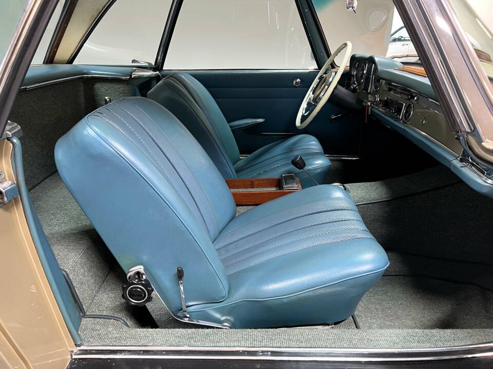 Image 19/26 de Mercedes-Benz 250 SL (1967)