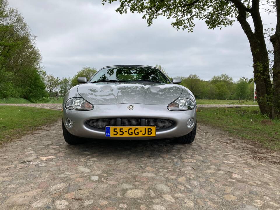Bild 2/29 von Jaguar XKR (2000)