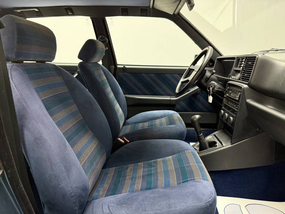 Image 10/30 of Lancia Delta 1.5 LX (1991)