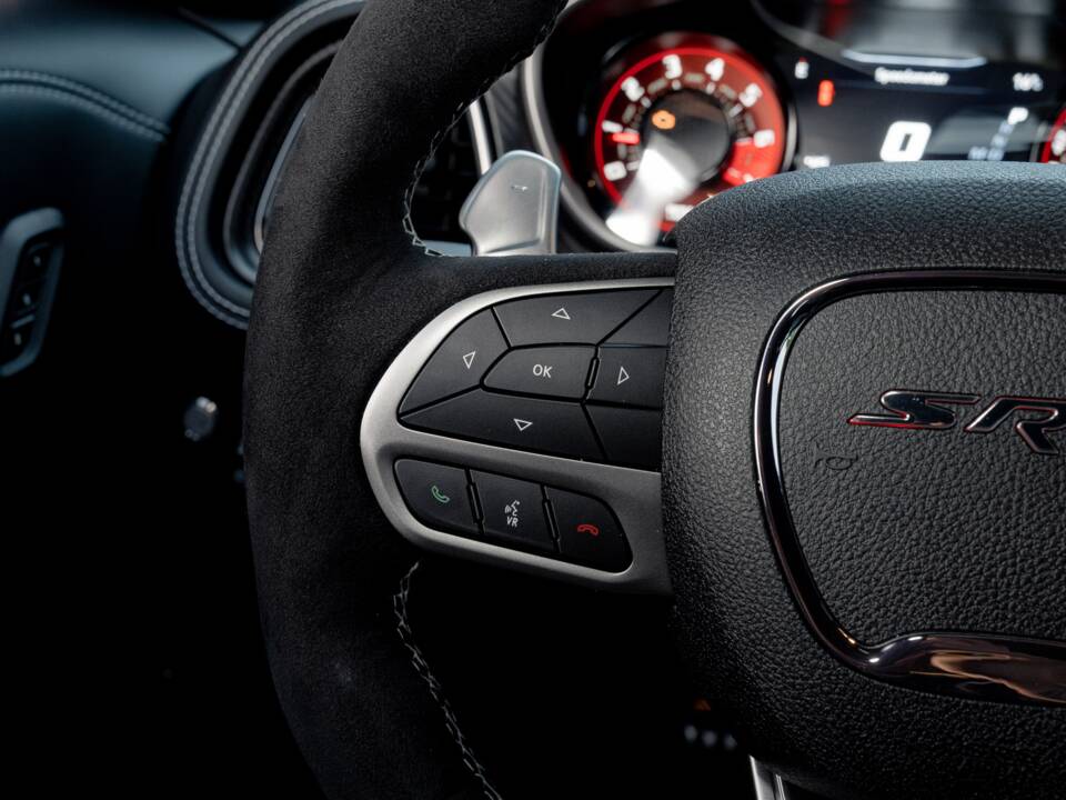 Image 63/86 of Dodge Challenger SRT "Black Ghost" (2023)