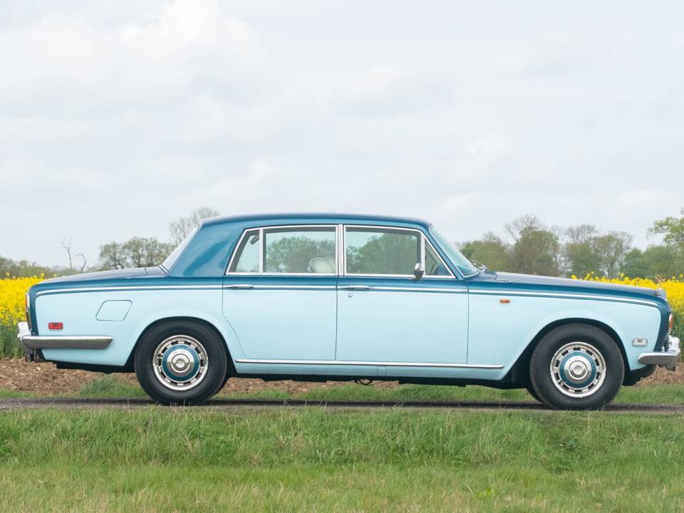 Image 5/50 of Rolls-Royce Silver Shadow I (1976)