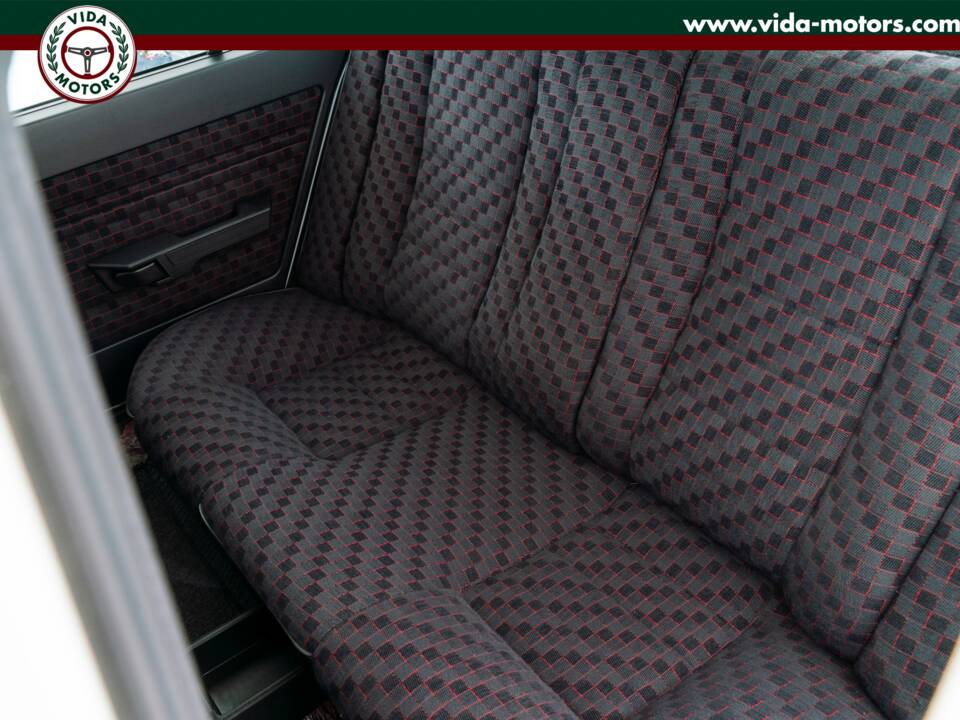 Bild 12/15 von Alfa Romeo 33 - 1.7 QV (1988)