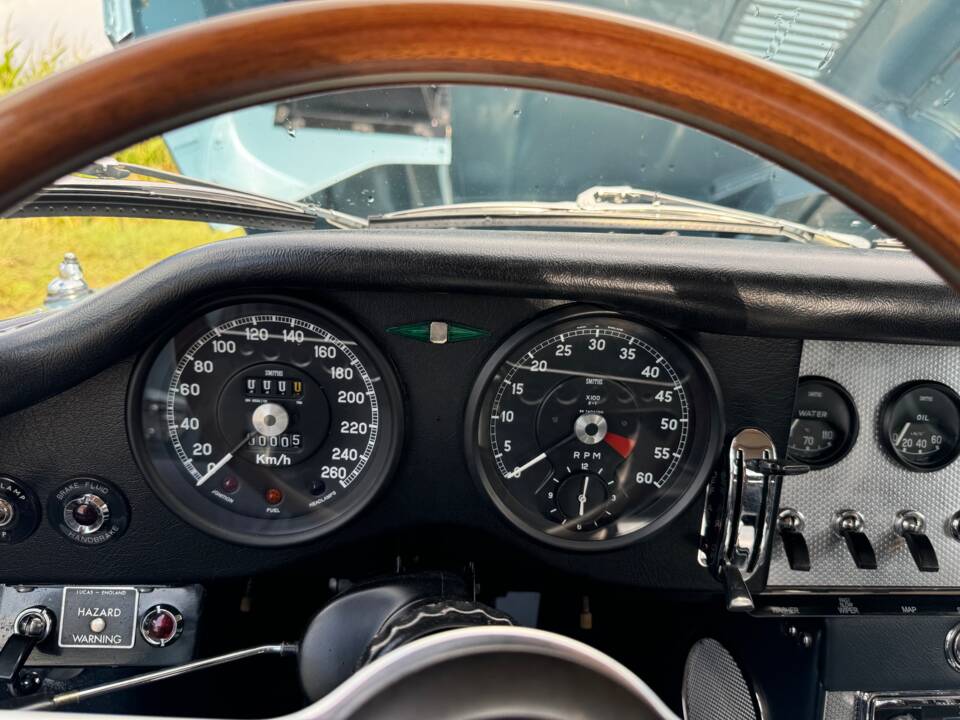Image 28/50 of Jaguar E-Type 3.8 Flat Floor (1961)