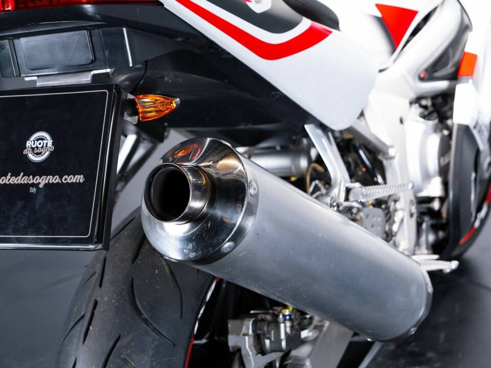 Image 16/49 of Yamaha YZF 600 R6 (1999)