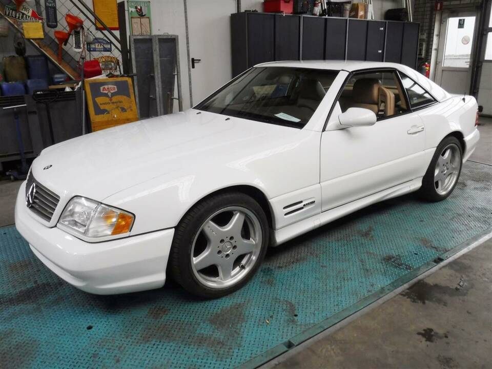 Imagen 2/48 de Mercedes-Benz SL 500 (2000)