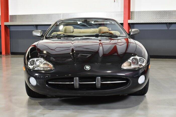 Bild 3/7 von Jaguar XK8 4.0 (2001)