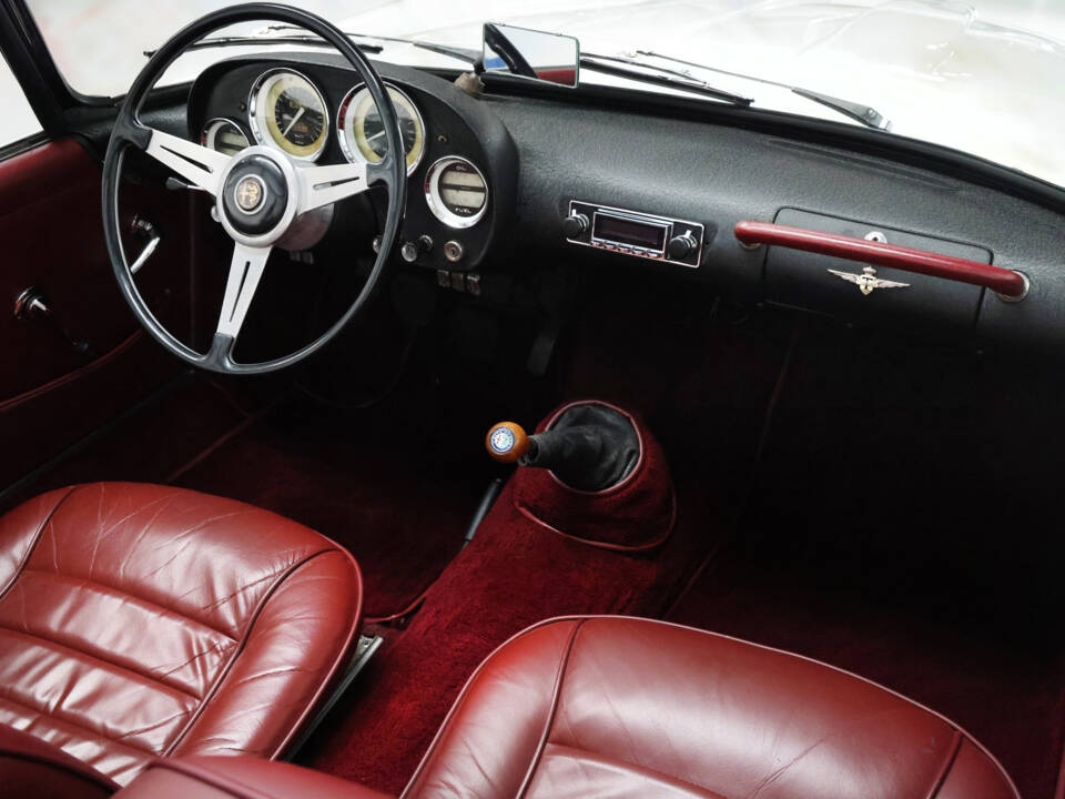 Image 25/34 de Alfa Romeo 2000 Spider (1960)