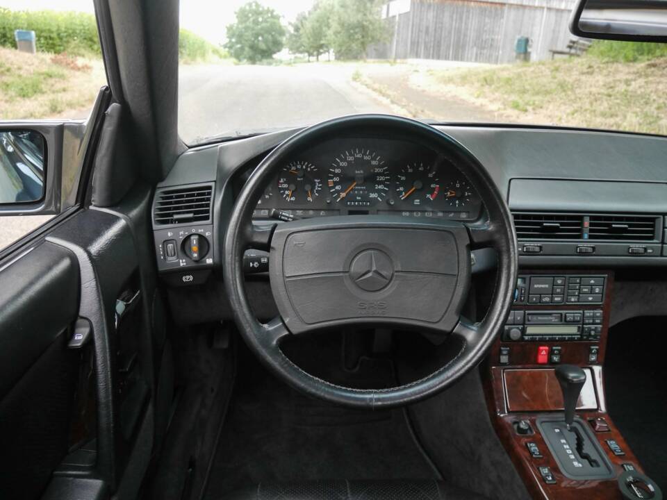Immagine 30/47 di Mercedes-Benz 500 SL (1900)