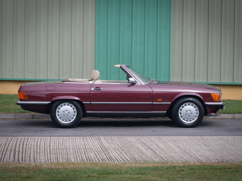 Imagen 5/29 de Mercedes-Benz 300 SL (1988)