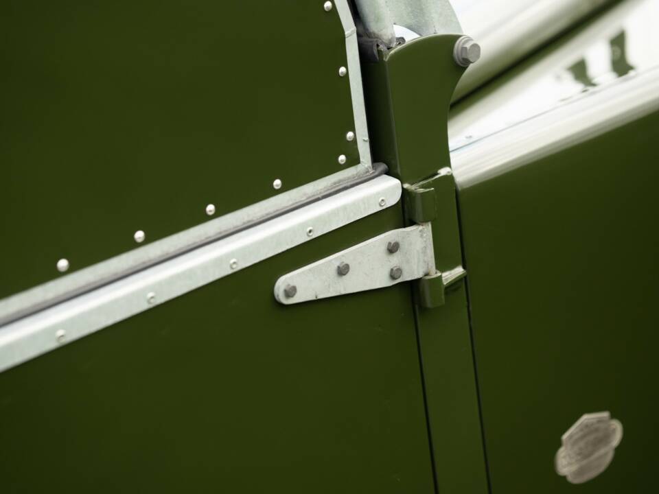 Image 22/50 of Land Rover 80 (1952)