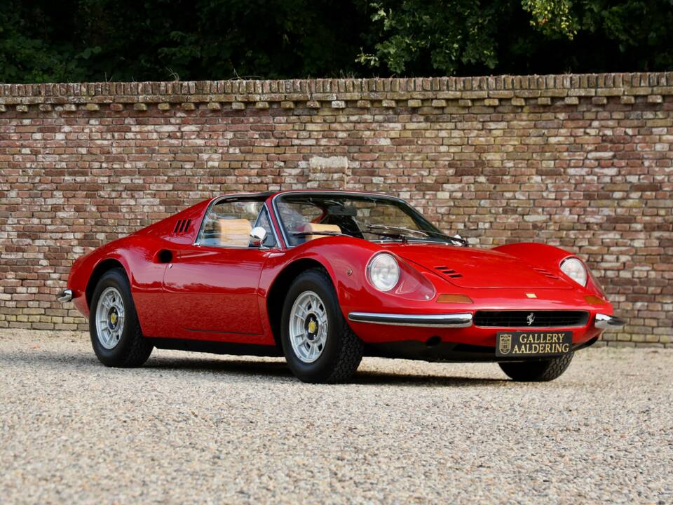 Image 11/50 of Ferrari Dino 246 GTS (1974)