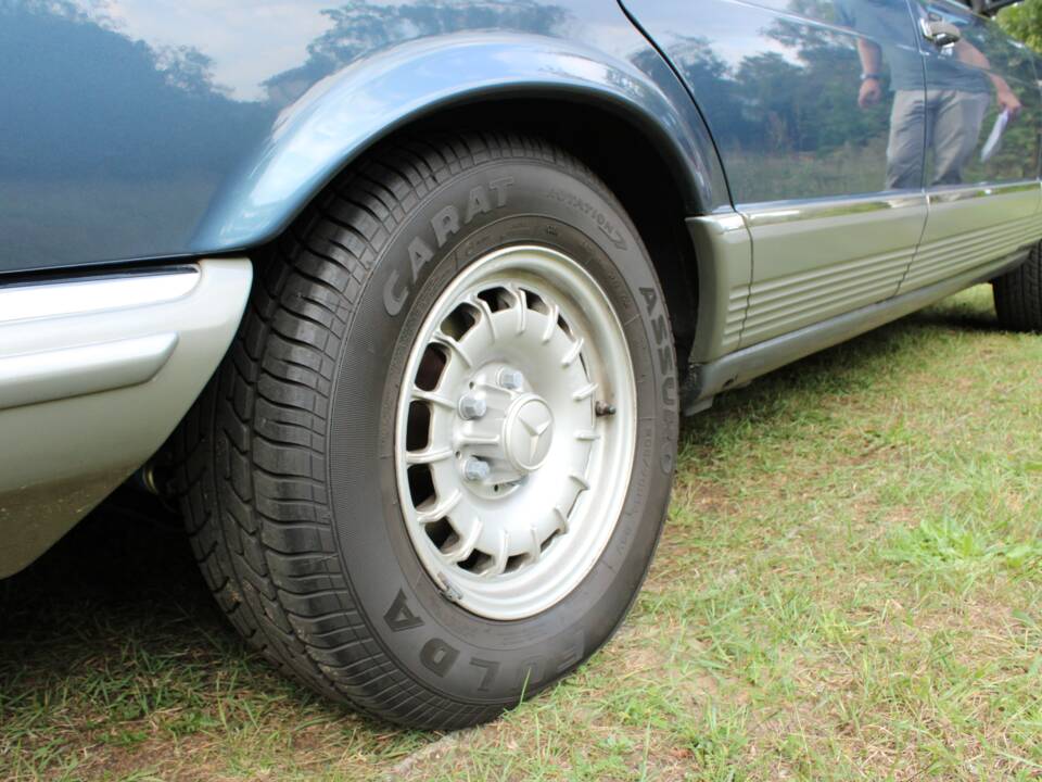 Image 15/51 de Mercedes-Benz 500 SE (1984)