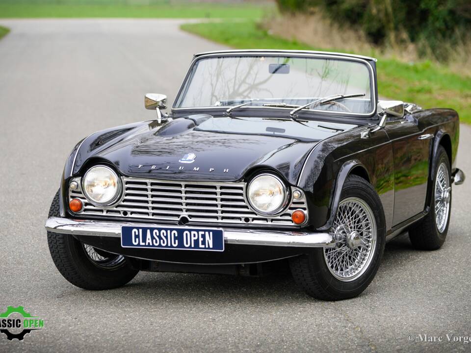 Image 14/37 of Triumph TR 4 (1965)