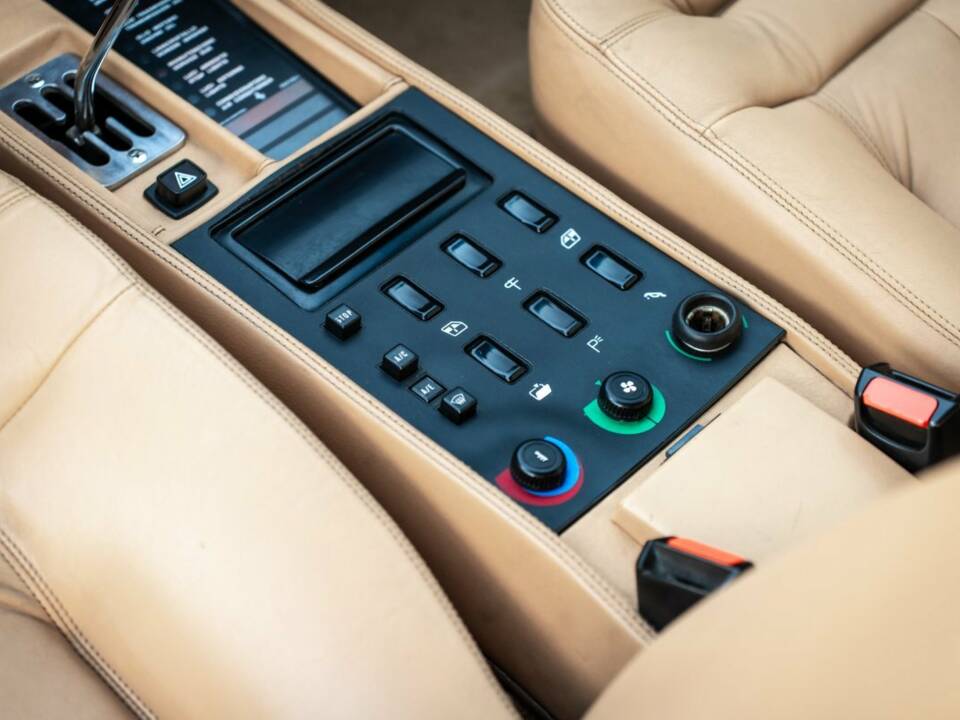 Image 15/15 of Ferrari Mondial 3.2 (1987)