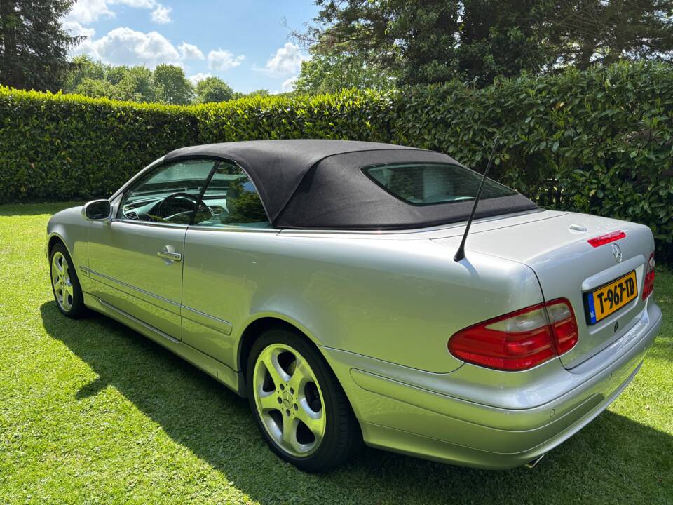 Image 6/23 of Mercedes-Benz CLK 200 Kompressor (2002)