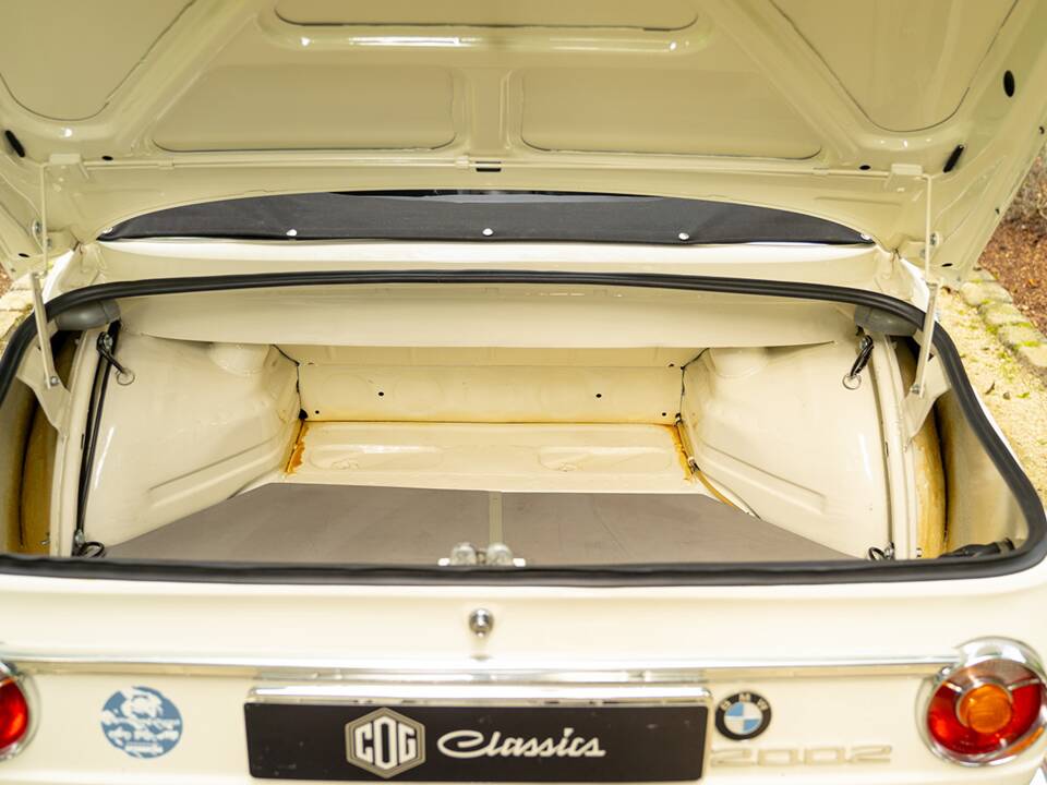 Immagine 61/76 di BMW 2000 (1971)