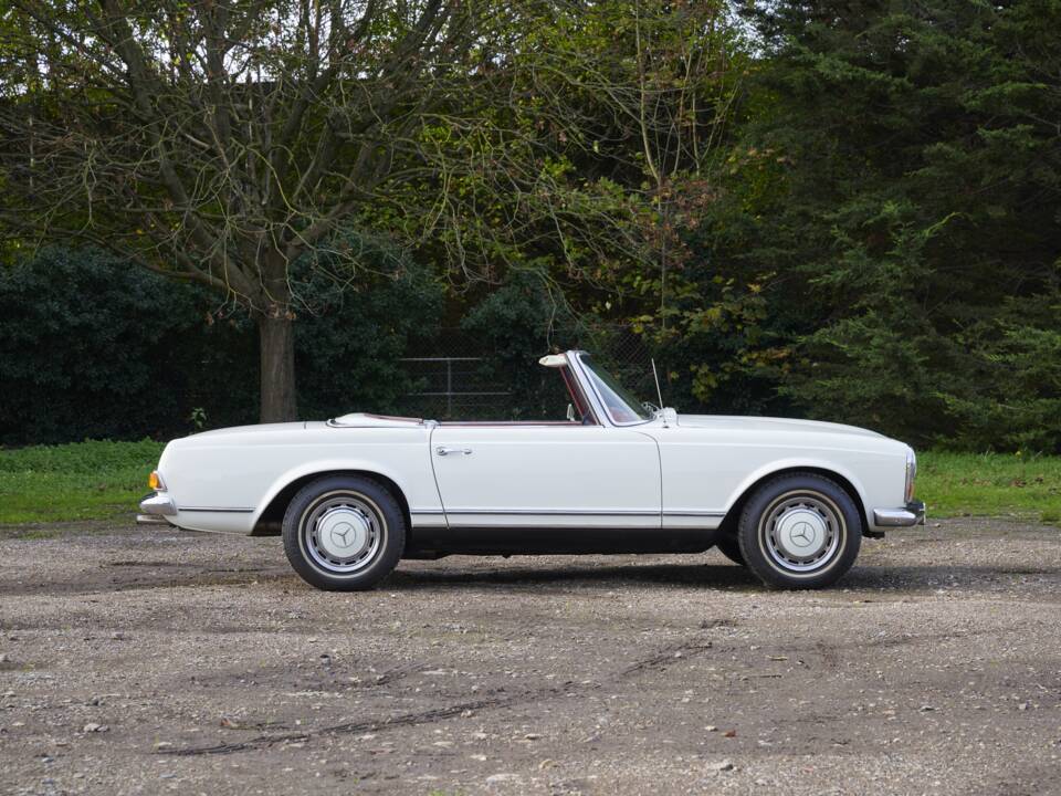 Bild 18/46 von Mercedes-Benz 280 SL (1968)