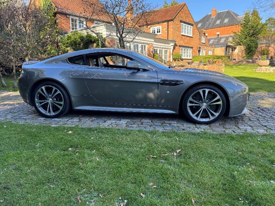 Afbeelding 16/49 van Aston Martin V12 Vantage (2009)