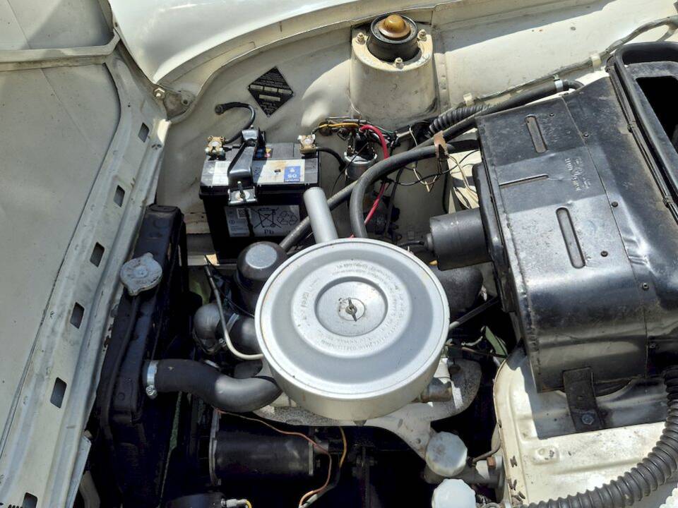 Image 57/63 of Ford Anglia (1965)