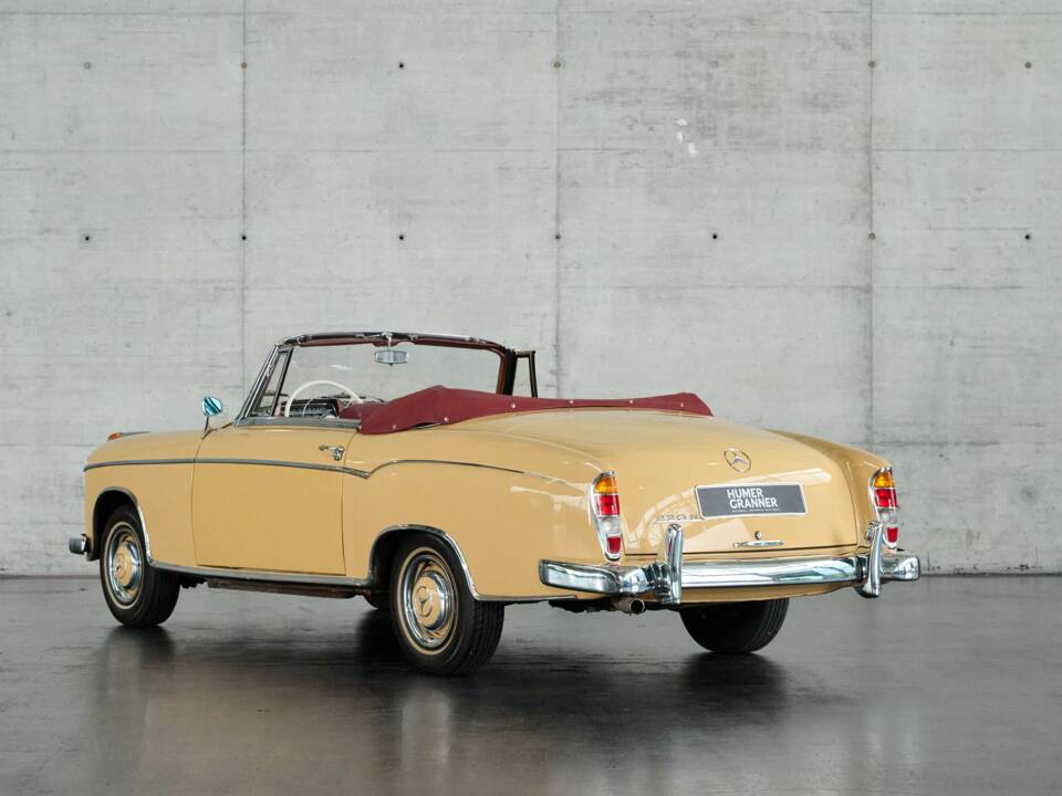Immagine 11/50 di Mercedes-Benz 220 S Cabriolet (1958)