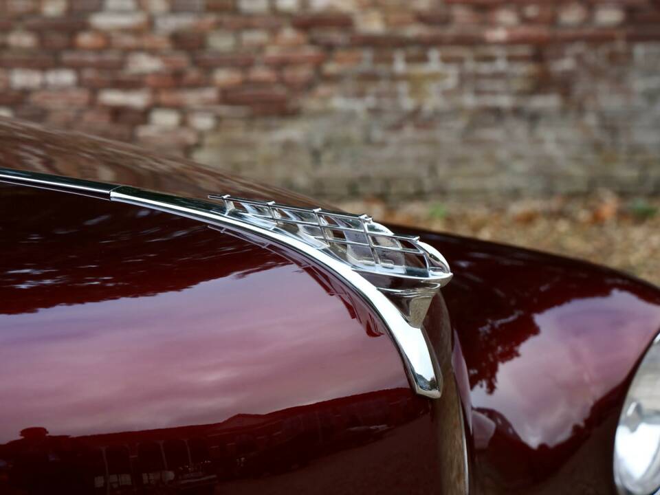 Image 44/50 of Plymouth Special Deluxe (1950)