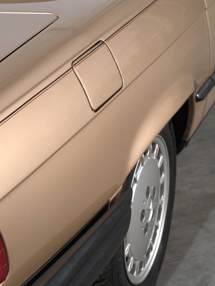 Image 23/47 de Mercedes-Benz 560 SL (1987)