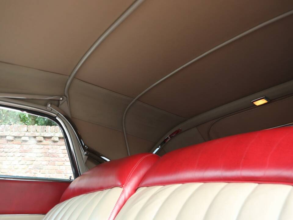 Image 19/50 de Cadillac 62 Convertible (1941)
